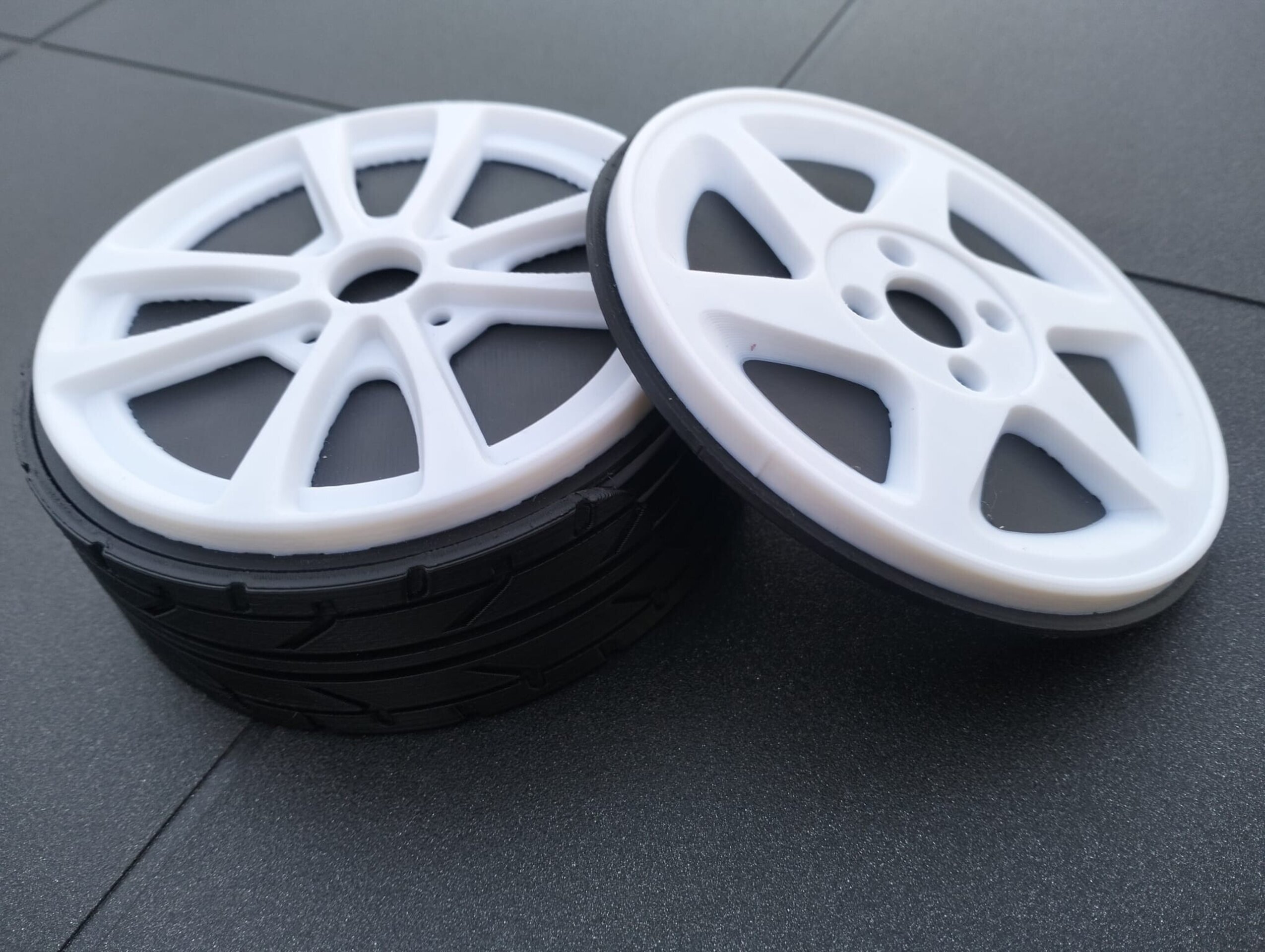 Pack Posavasos Llantas Deportivas Blancas (6 uds) - 2